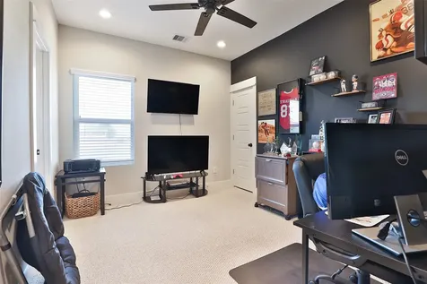 712 Pinemont Canyon Lane Houston TX 77018