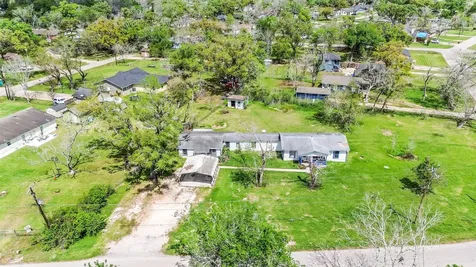 1220 Pecan Street Clute TX 77531