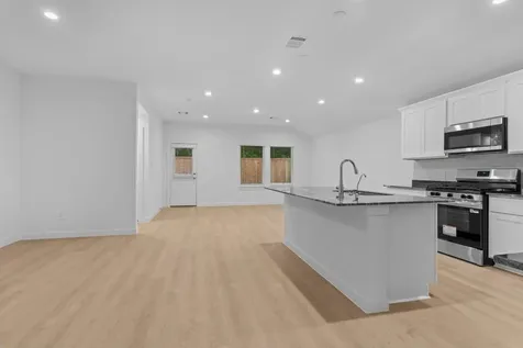 1230 Sandy Shore Lane Iowa Colony TX 77583