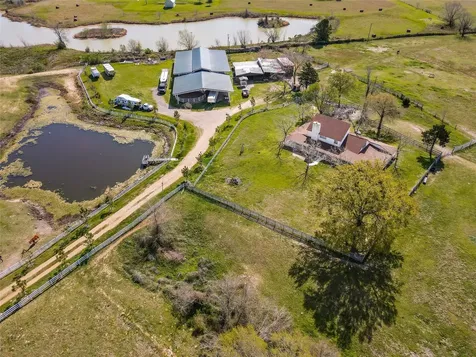 52825 Highway 290 Hempstead TX 77445