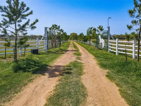 52825 Highway 290 Hempstead TX 77445