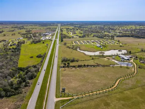 52825 Highway 290 Hempstead TX 77445