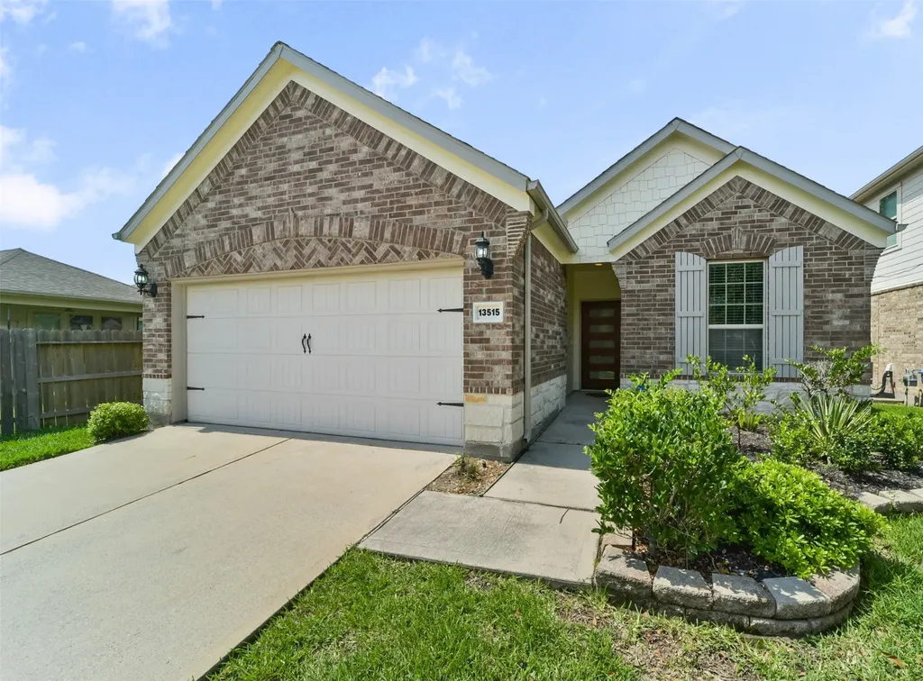 13515 Smith Lake Lane Houston TX 77044