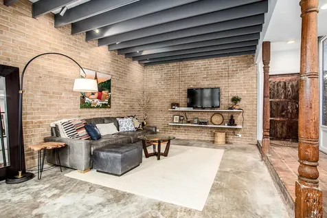 1942 Indiana Street Houston TX 77019
