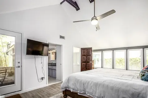 1942 Indiana Street Houston TX 77019
