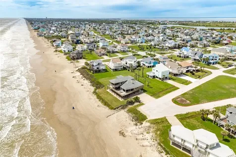 4223 Long Tom Court Galveston TX 77554