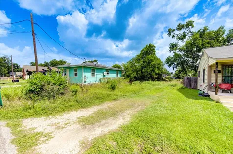 1003 E 39th Street Houston TX 77022