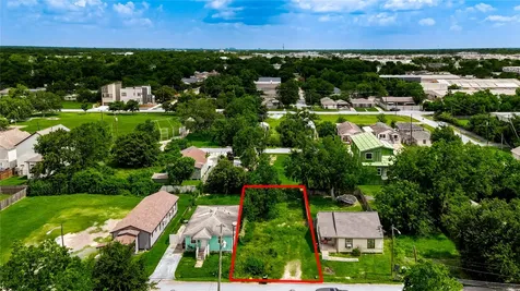 1003 E 39th Street Houston TX 77022