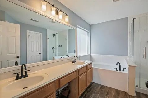 1104 Lake Shore Drive Pearland TX 77581