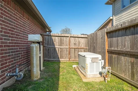 1104 Lake Shore Drive Pearland TX 77581