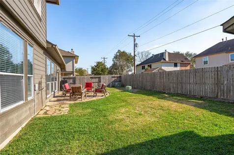 1104 Lake Shore Drive Pearland TX 77581
