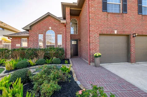 1104 Lake Shore Drive Pearland TX 77581