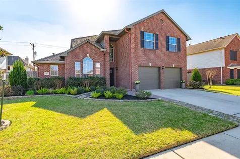 1104 Lake Shore Drive Pearland TX 77581