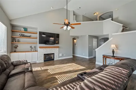 1104 Lake Shore Drive Pearland TX 77581