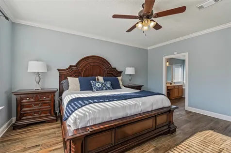1104 Lake Shore Drive Pearland TX 77581