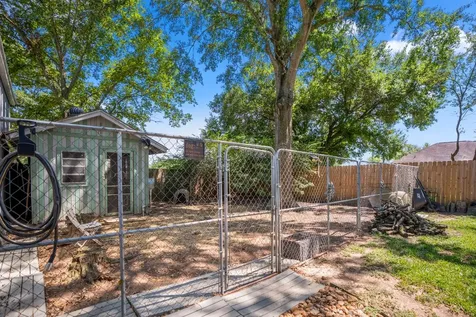 2411 Orange Street Waller TX 77484