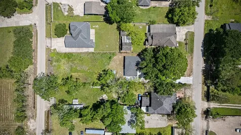 638 Cleo Street Fresno TX 77545