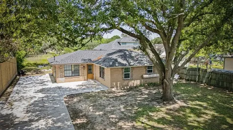 638 Cleo Street Fresno TX 77545