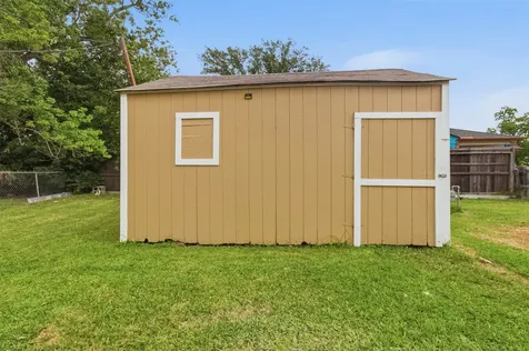 2307 Windsor Lane Pasadena TX 77506
