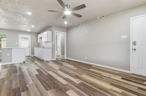 2307 Windsor Lane Pasadena TX 77506