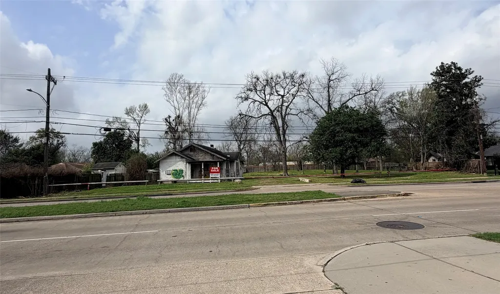 9201 Fulton Street Houston TX 77022