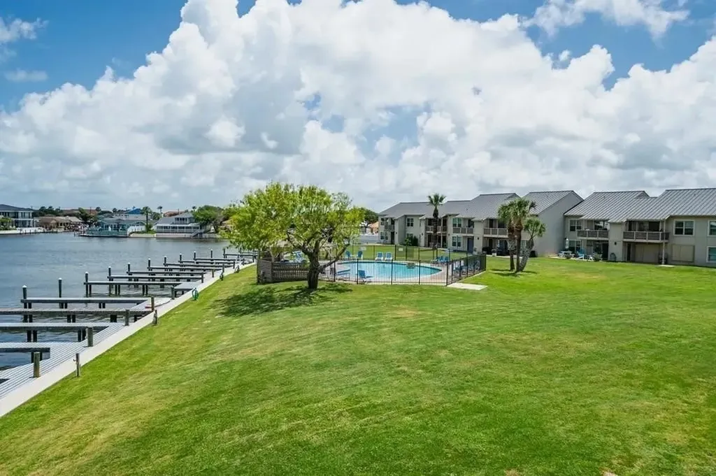 1911 Bayhouse Drive Rockport TX 78382