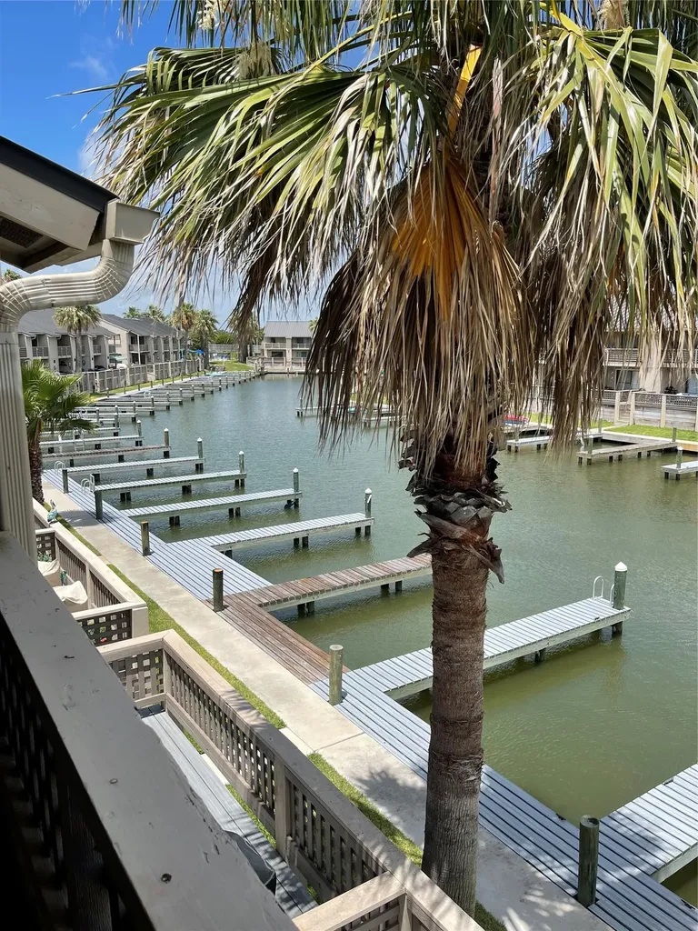 1911 Bayhouse Drive Rockport TX 78382