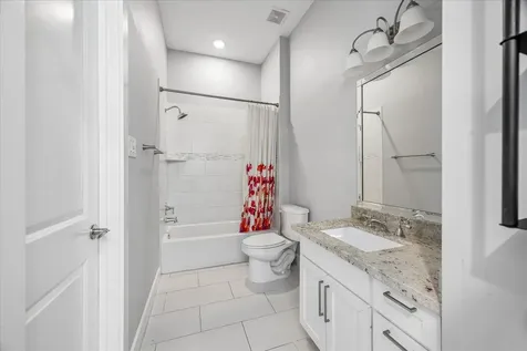 240 W 27th Street Houston TX 77008