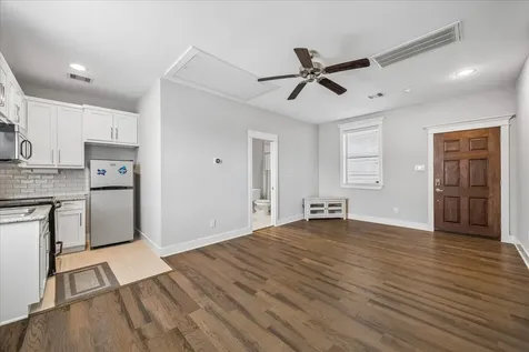 240 W 27th Street Houston TX 77008
