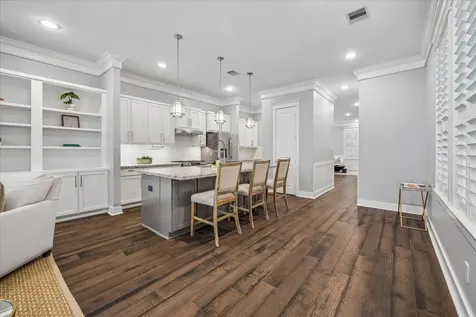 240 W 27th Street Houston TX 77008