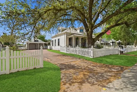 705 College Street Montgomery TX 77356