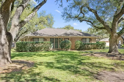 502 Dan Street East Bernard TX 77435