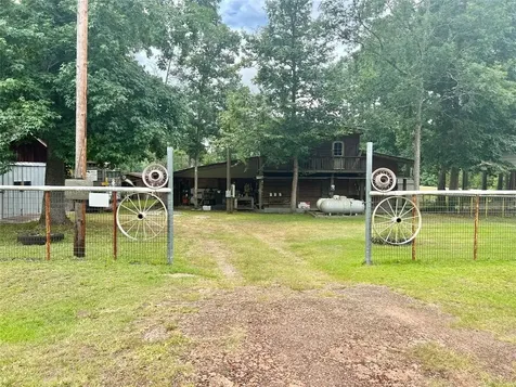 128 Wood Haven Livingston TX 77351