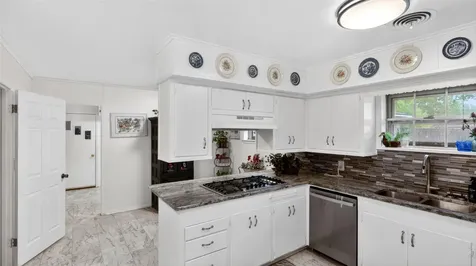 405 N Main Street Franklin TX 77856