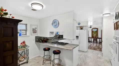 405 N Main Street Franklin TX 77856