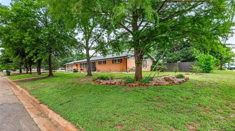 405 N Main Street Franklin TX 77856