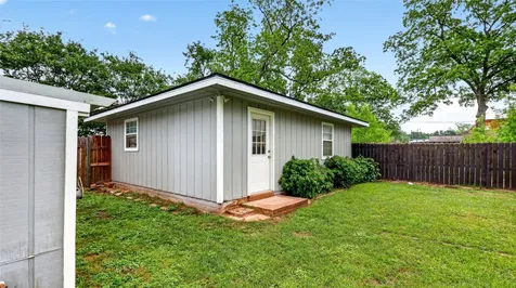 405 N Main Street Franklin TX 77856