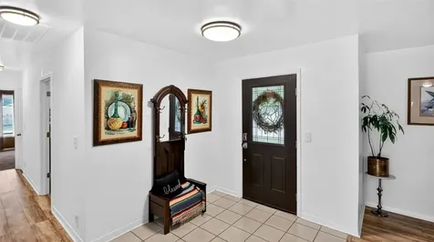 405 N Main Street Franklin TX 77856