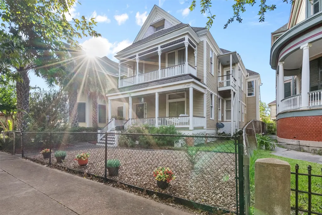 1820 Winnie Street Galveston TX 77550