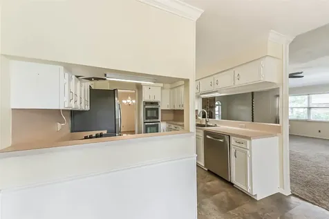 105 W Wildwinn Drive Alvin TX 77511