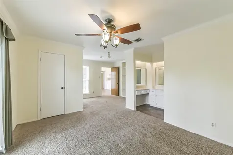 105 W Wildwinn Drive Alvin TX 77511