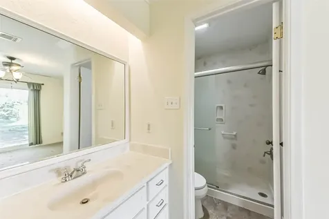 105 W Wildwinn Drive Alvin TX 77511