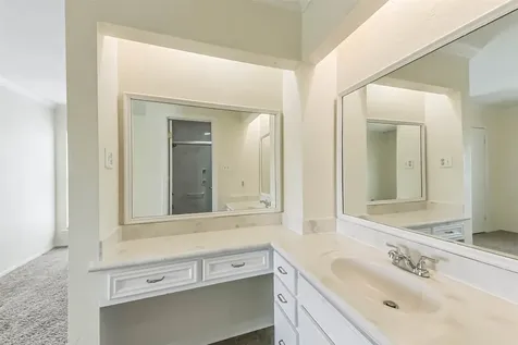 105 W Wildwinn Drive Alvin TX 77511