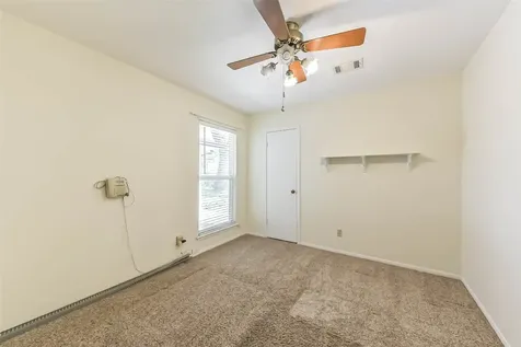 105 W Wildwinn Drive Alvin TX 77511