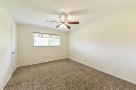105 W Wildwinn Drive Alvin TX 77511