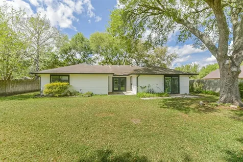 105 W Wildwinn Drive Alvin TX 77511