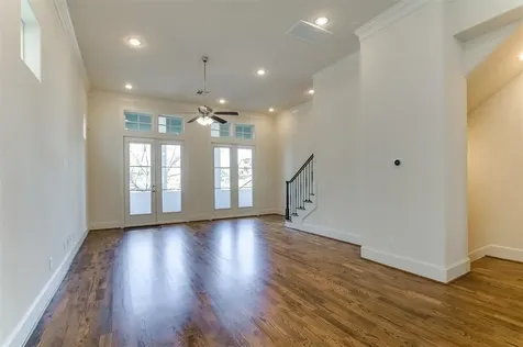 2010 Beall Street Houston TX 77008