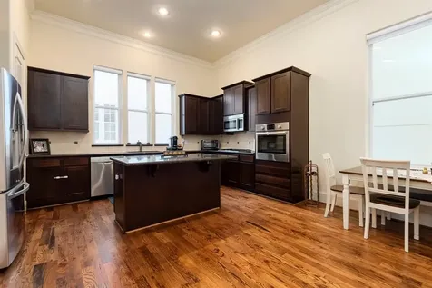 2010 Beall Street Houston TX 77008