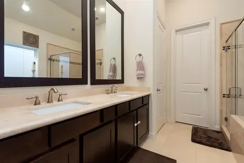 2010 Beall Street Houston TX 77008