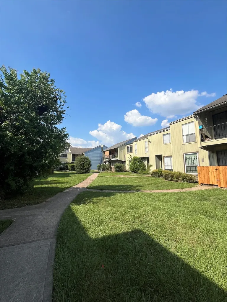 5625 Antoine Drive 1212 Houston TX 77091